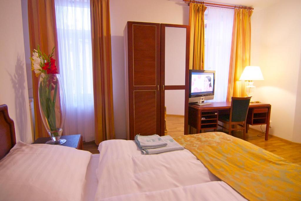 Hotel Klika เชสเกบูดิเยโจวิตเซ ภายนอก รูปภาพ